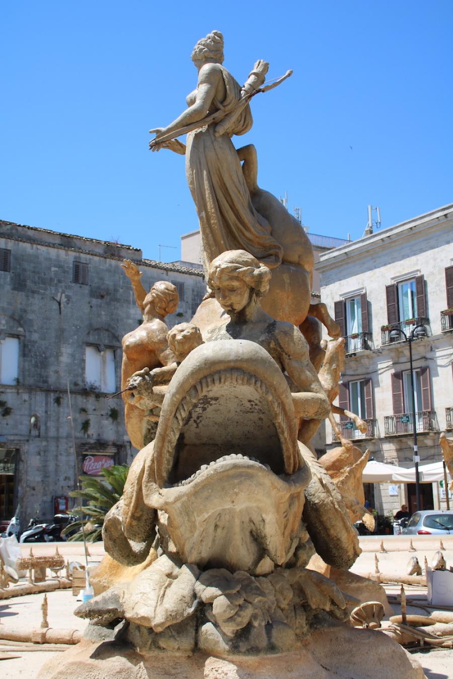 Fontana di Artemide
