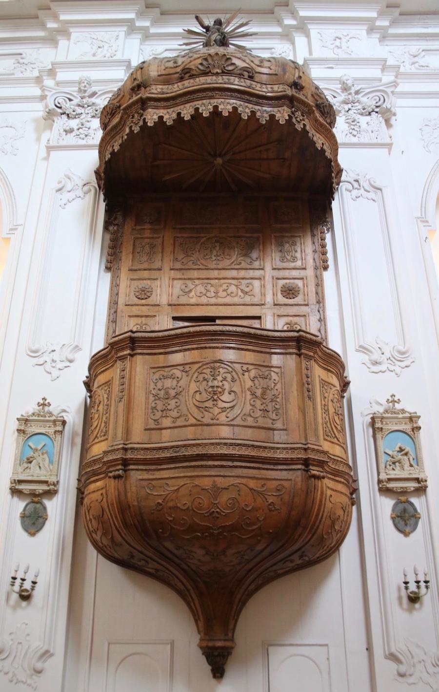 Kanzel in der Chiesa Madonna del Carmine